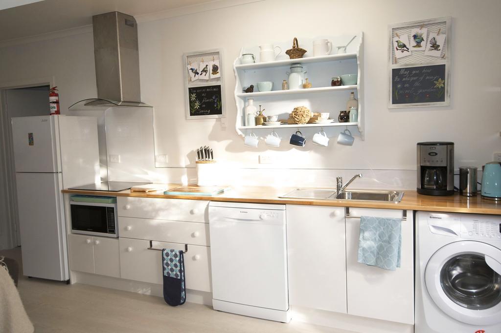 Castlewood Cottage Company Bay Экстерьер фото